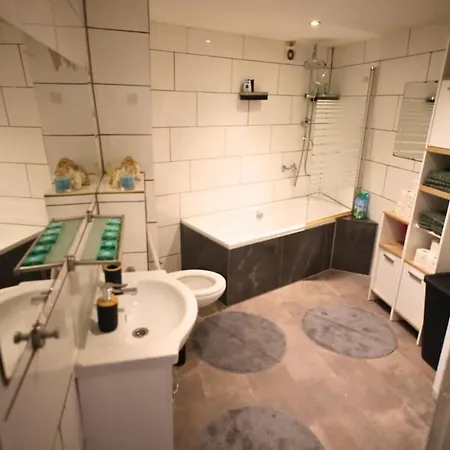 Naehe Phantasialand, Therme Euskirchen * Weilerswist